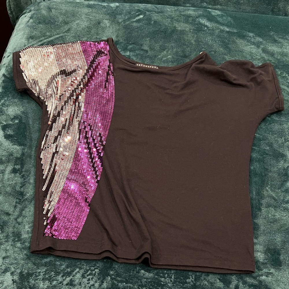 Apostrophe Black Neck Top